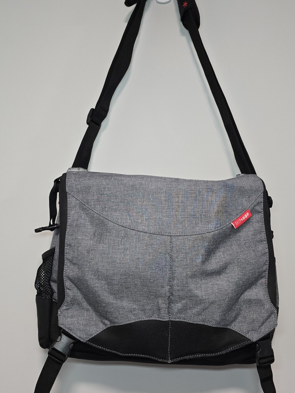 Skip Hop Gray and Black Baby Diaper Messenger Bag ideal for Dads
